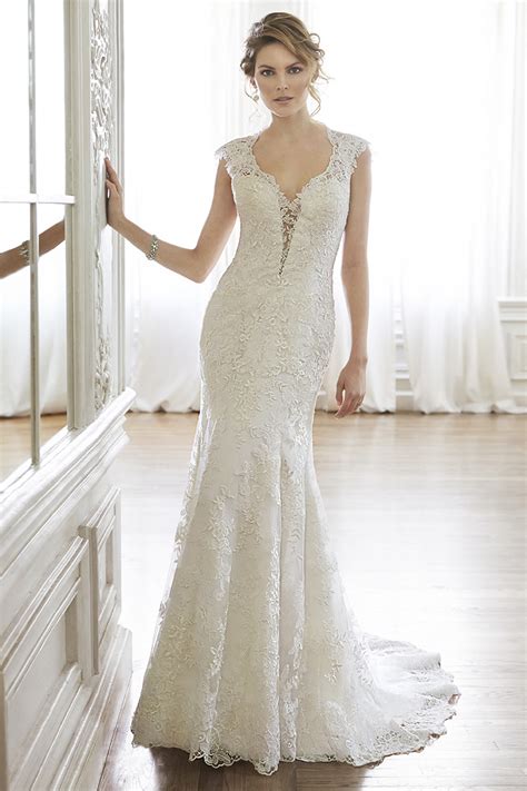 Designer brands from vera wang, maggie sottero, j.crew, bhldn & more. Ivory Wedding Dress Photos, Ivory Wedding Dress Pictures ...