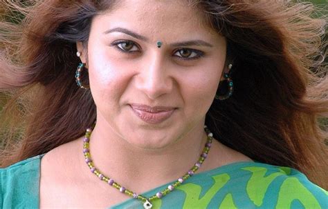 Actress Sangeetha In Saree Stills Photogallery Thuppaki Songs Download Thuppake Teaser