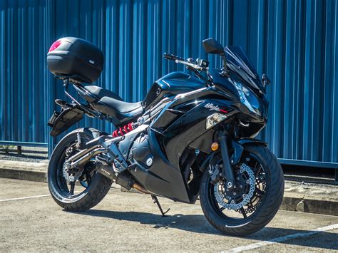 The ninja 650 is designed to accommodate the widest possible range of riding styles and rider sizes with a comfortable, compact chassis. Kawasaki Ninja 650 ABS 2012 - Black ⋆ Motorcycles R Us