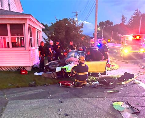 East Providence Police Investigate Fatal Car Crash On Pawtucket Avenue