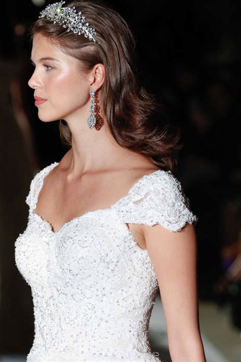 Want to look at more. 24 Simple Wedding Hairstyles for the Chic, Unfussy Bride