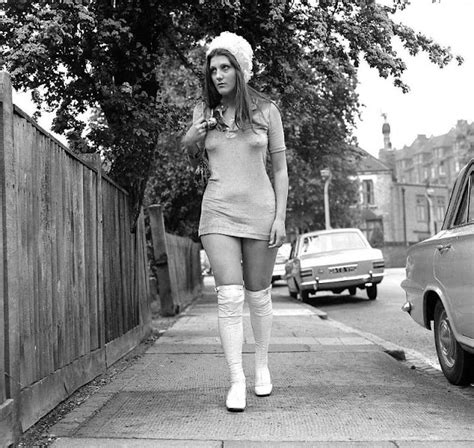 You Go Girls 38 Cool Pics Of Women In Go Go Boots From The Mid 1960s And 1970s ~ Vintage Everyday