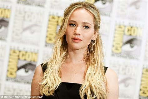 jennifer lawrence blames herself for earning less than the men in american hustle daily mail