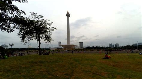 Tugu Monas Jakarta Tempat Wisata Ikonik Di Indonesia
