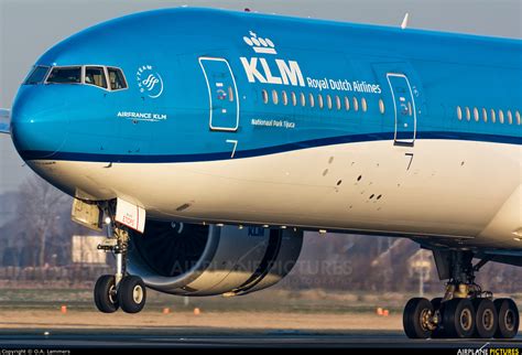 Ph Bvn Klm Boeing 777 300er At Amsterdam Schiphol Photo Id 837125