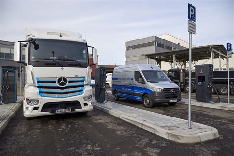 Daimler Starts Rapid Charge Systems For Headquarters Electric Van Truck