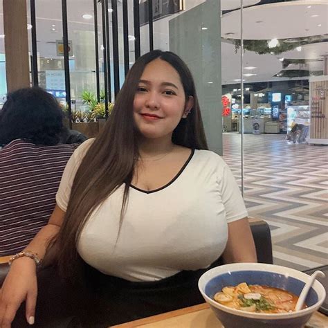 Kumpulan 99 Potret Menarik Mamah Muda Dada Montok Tante Bohay Seger Selebgram Cantik