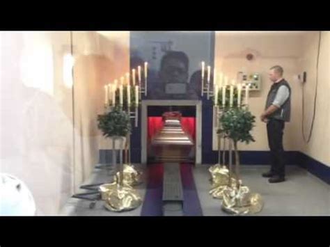 How long does it take to cremate a body? Cremation of dead body in Germany - YouTube