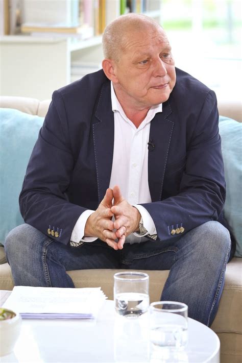 Karierę rozpoczynał w muzycznym radiu w jeleniej górze. Krzysztof Jackowski o 2021 roku. "Ludzie będą bali się ...