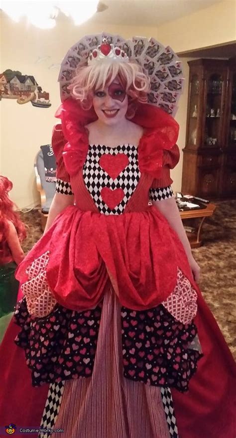 The Queen Of Hearts Costume Creative Diy Costumes