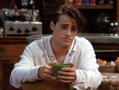 In the first season, episode the one with the boobies, joey accidentally discovers his father is having an affair with a woman named ronni, who is a pet mortician. Joey in Season 1. | Elenco de friends, Joey de friends y ...