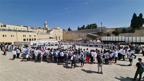 Taanit Esther The Fast Of Esther The Official Website The Western Wall