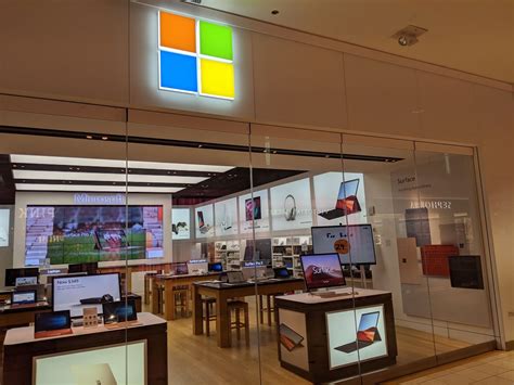 Rockville Nights Microsoft Store To Close At Montgomery Mall