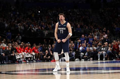 No Look Pass Circus Shot Luka Doncic Régale Pour Son Retour Crumpe