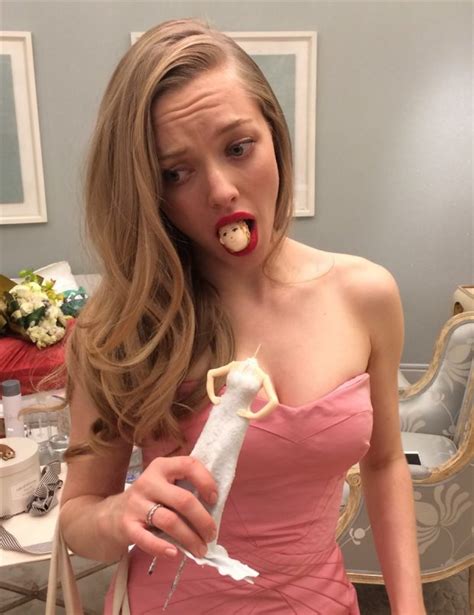 Fotos Amanda Seyfried nudes nua e pagando boquete caem na net 11 Não