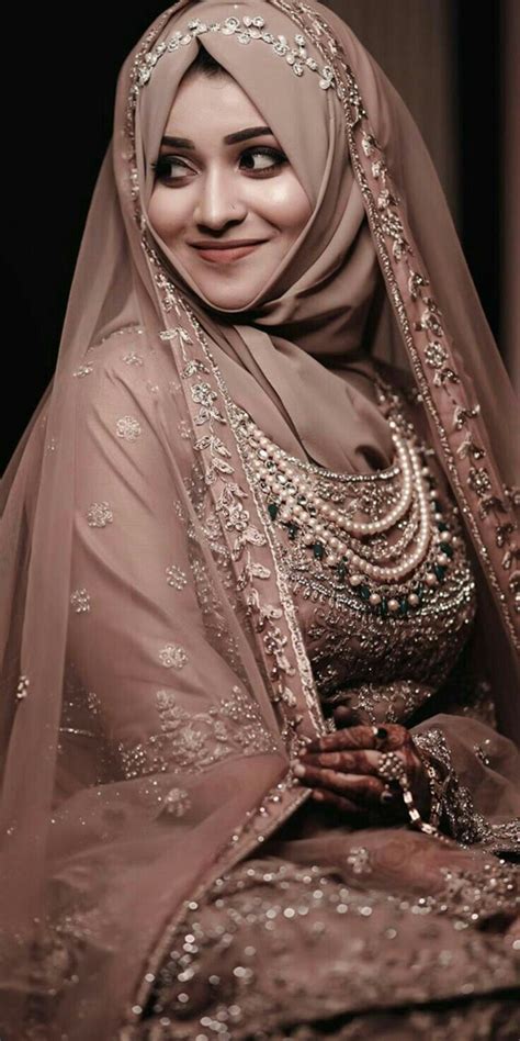 Pin On Muslim Brides Outfits