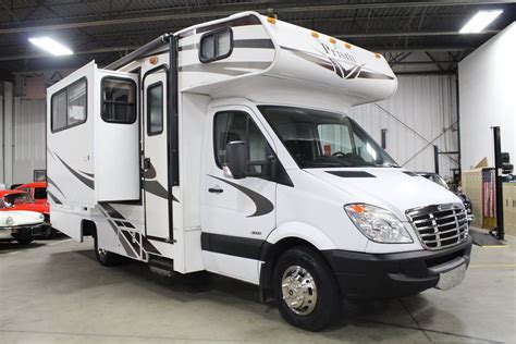 Venture Out In This 2011 Freightliner Motorhome