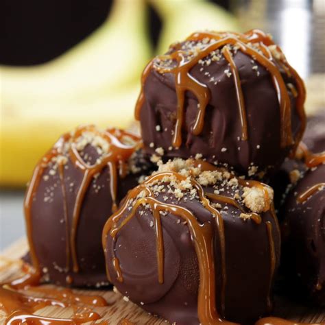 Chocolate Banoffee Biscuit Balls | TeenyRecipes