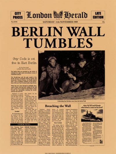 Fall Of The Berlin Wall 1989 Berlin Wall Historical News Cold War