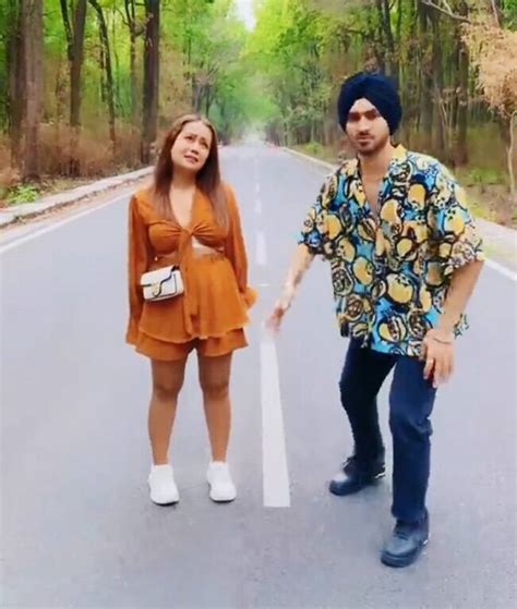 Neha Kakkar And Rohanpreet Singh Prove Their Chemistry Is Just Awesome