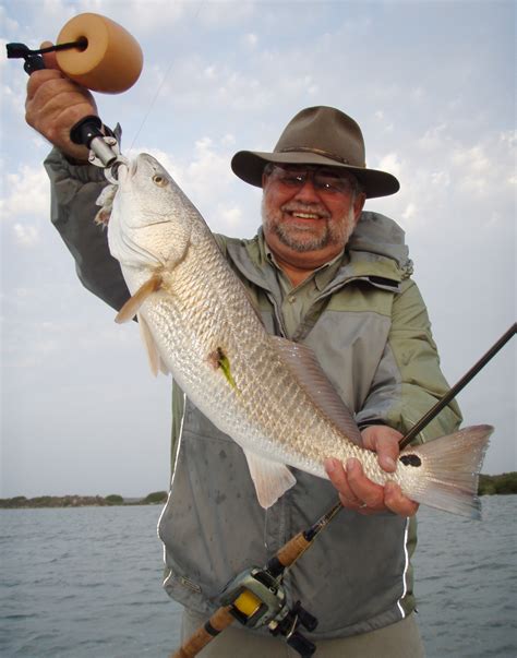 A valid fishing license that has either freshwater or a saltwater endorsement is required to catch fish, crayfish, clams or any other form of aquatic life forms. Correct tackle picks key to success in Texas freshwater ...