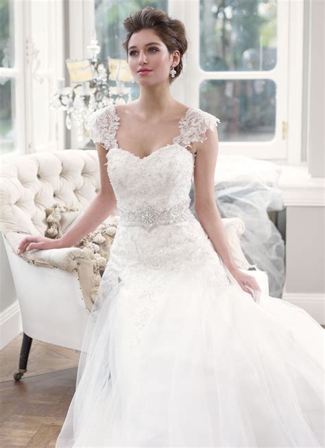 35 Wedding Gowns With Sleeves