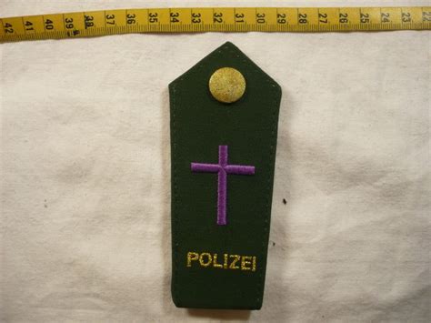 Allgemein Schulterklappen Polizei Grün Seelsorger Mit Lila Kreuz