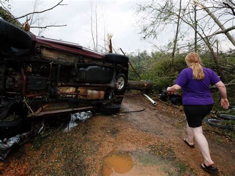 Frantic Chilling Moments As Tornadoes Slam Southern Us Abc News
