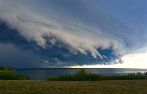 Difference Between A Wall Cloud And A Shelf Cloud Denisislam