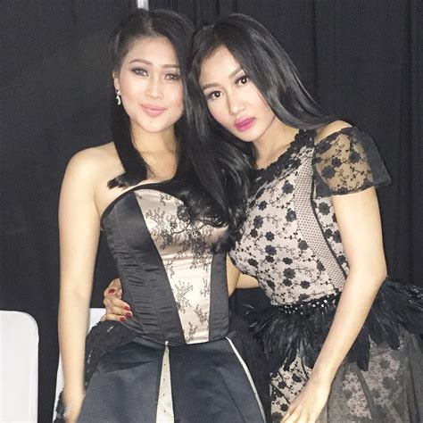 Foto Sexy Abis Duo Serigala Paling Baru Wanita Cantik Manis