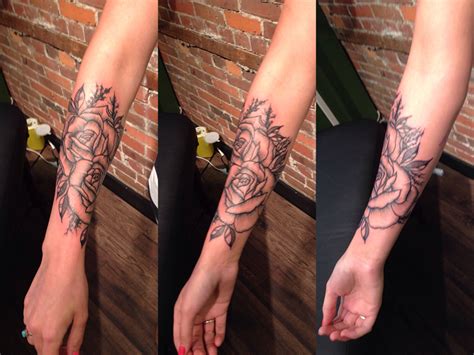 See more ideas about wrist tattoos, tattoos, tattoos for women. tatuaggio-avambraccio-proposta-tema-rose | Tatuaggi ...