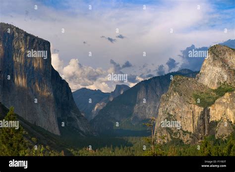 Yosemite National Parkhalf Domeel Capitan Stock Photo Alamy