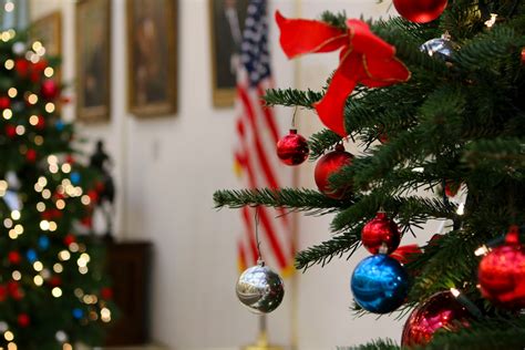 Americans Celebrate Christmas With Many Traditions World Celebrat