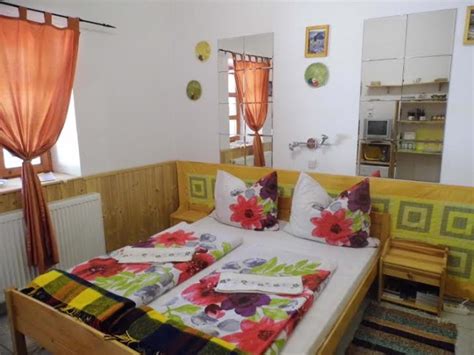 Tourmix szállások vendéglátás fürdők látnivalók szolgáltatások térkép wellness hírek. Bakonyi Apartmanház - Mókus Büfé - Vendéglő, 2. kép - Eplény