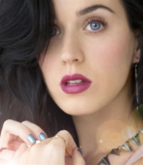 Make Under Katy Perry Lightens Up With A Fresh Face For Covergirl