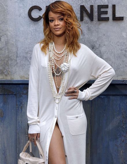 Rihanna Nu A Purtat Lenjerie Intima La Prezentarea Chanel