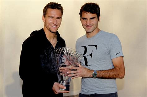 #rogerfederer #全面阻隔無畏風雨 #uniqlotaiwan #lifewear #blocktech #費德勒. 舊愛還是最美？費德勒轉戰 UNIQLO 後 感性坦言：希望 Nike 可以把「RF」商標還給我! - JUKSY 街星