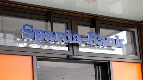 Weltweit bargeldlos, kontaktlos und mobil bezahlen. Sparda-Bank Nürnberg führt Gebühren fürs Girokonto ein ...