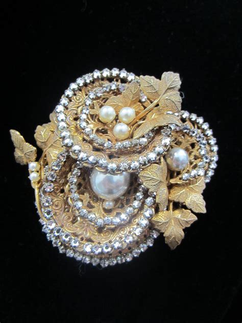 1940s Signed Miriam Haskell Baroque Glass Pearl Necklace And Brooch