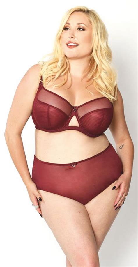 She is the daughter of david hasselhoff. Hayley Hasselhoff dons red hot lingerie for new campaign | Lingerie Brands India