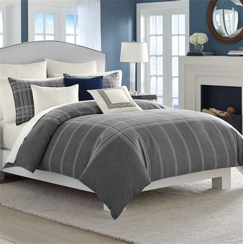 You can select yours according to your bed. Grey King Size Bedding Ideas - HomesFeed