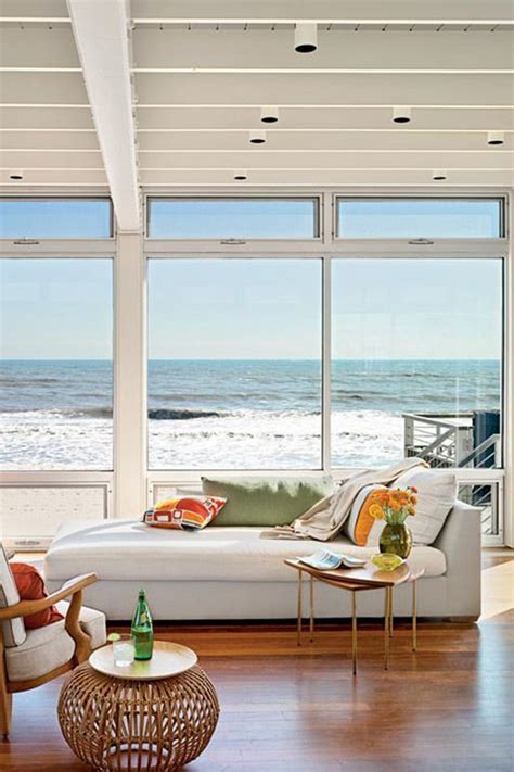A Daybed Or Chaise 25 Chic Beach House Interior Design Ideas