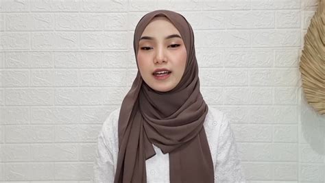 Tutorial Hijab Pashmina Inner Untuk Lebaran 2022 Sreezy Anugrah R