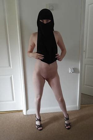 Sex Gallery Haley Naked British Harem Girl In Niqab