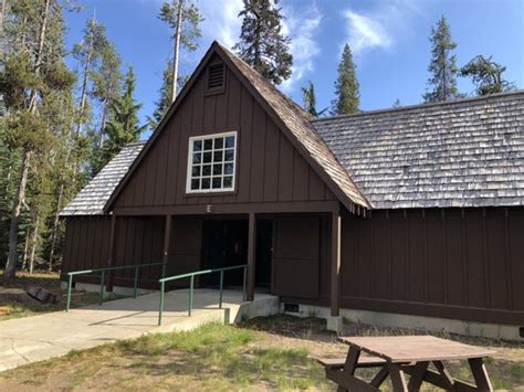 The lodge is located on the southwest rim of the crater lake caldera overlooking the lake 1,000 feet (300 m) below. THE CABINS AT MAZAMA VILLAGE - 10 Photos & 16 Reviews ...