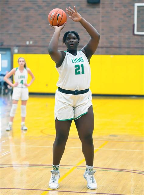 Aaronette Vonleh named 2020-21 MaxPreps Oregon High School Girls