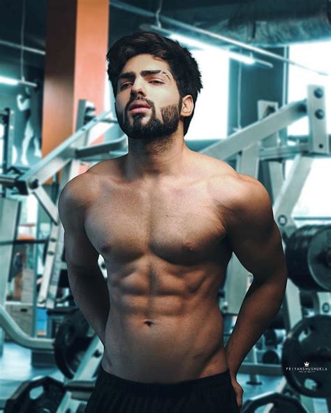 jubin shah 1𝐒 on instagram “swipe left 👈🏼 comment a or b i really miss gym 😍 pic a