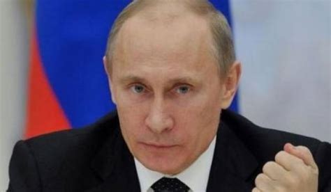 Vladimir poutine se réveille face à l'épidémie. Vladimir Poutine a décidé l'expulsion de 755 diplomates ...