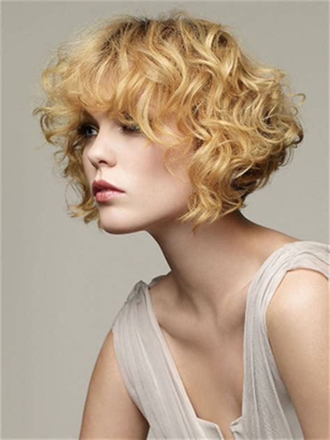If you have naturally curls on your short hair, you should try this awesome style! Short Hairstyles for Natural Curly Hair