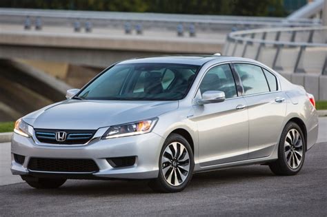 Used 2014 Honda Accord Hybrid Touring Sedan Review And Ratings Edmunds